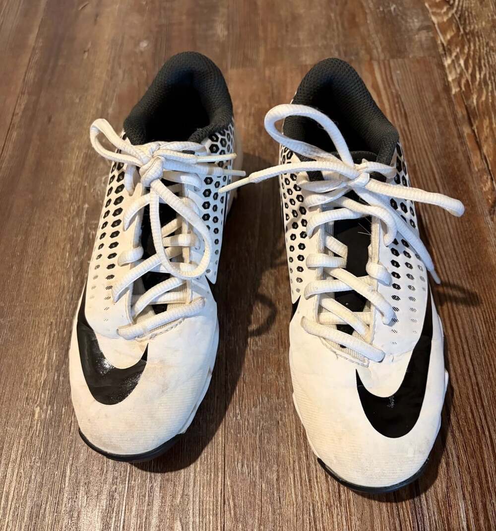 Nike Vapor Fast Flex Size 2Y Cleats